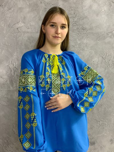 Легка патріотична жіноча вишиванка на легкому шифоні "Агнеса"