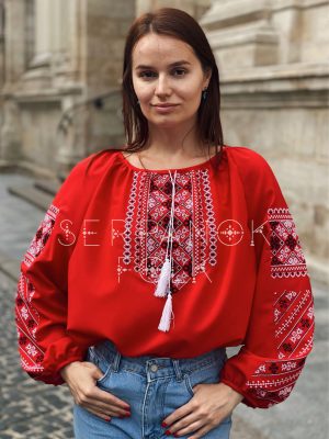 Червона святкова жіноча блуза вишиванка на легкому шифоні "Венеція"