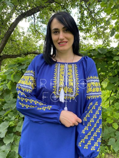 Синя патріотична жіноча вишиванка на шифоні з жовтою вишивкою "Мадгава" - Зображення 5