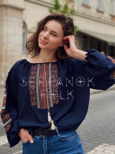 Офісна сучасна синя жіноча блуза вишиванка на легкому шифоні "Оріана"