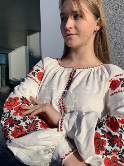 Традиційна біла жіноча вишиванка на лляній тканині з квітами "Червона ружа" - Зображення 3