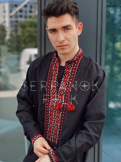 Чорна чоловіча вишиванка з червоною ручною вишивкою "Батько наш Бандера" - Зображення 2