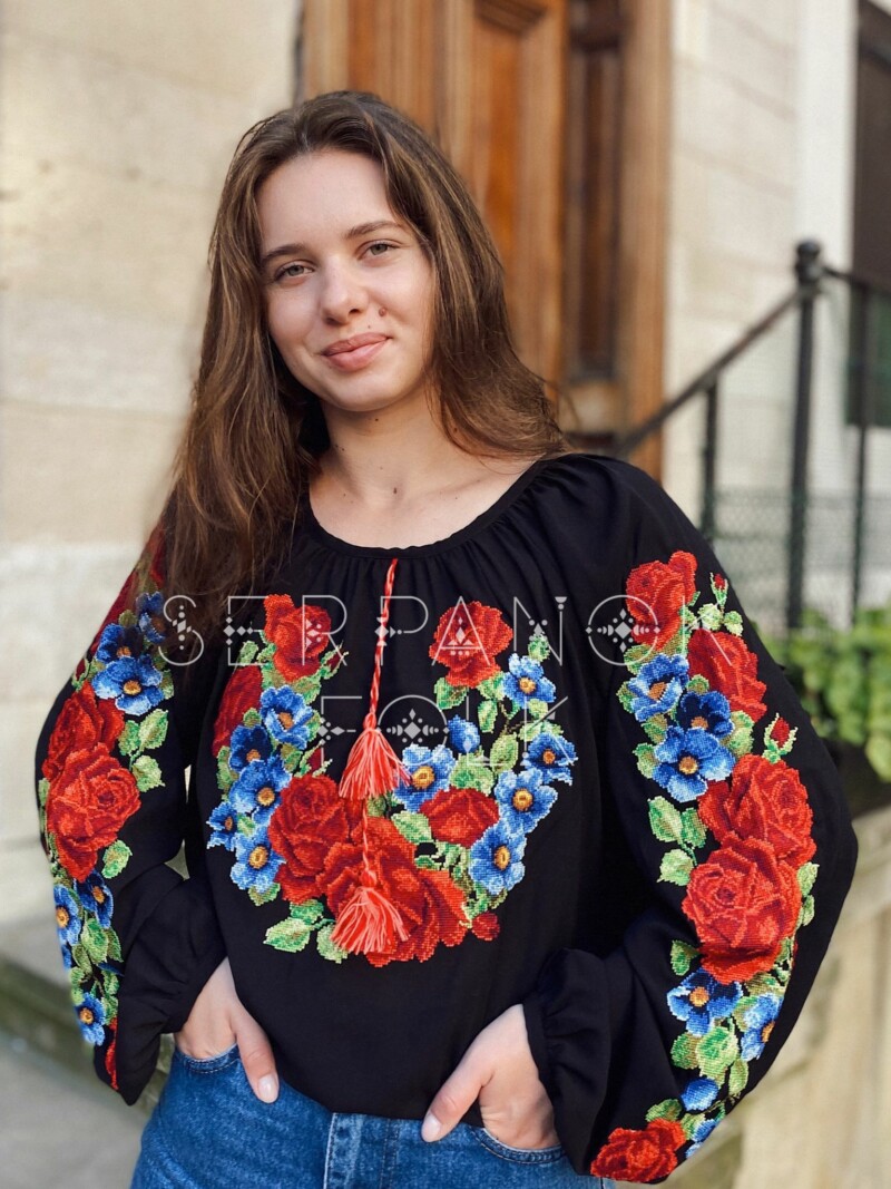 Елегантна чорна шифонова жіноча вишиванка з вишитими квітами "Раяна" - Зображення 2