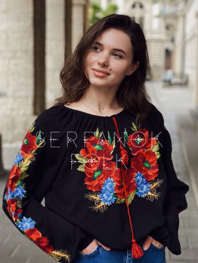 Чорна жіноча шифонова вишиванка з вишитими червоними маками "Злата"