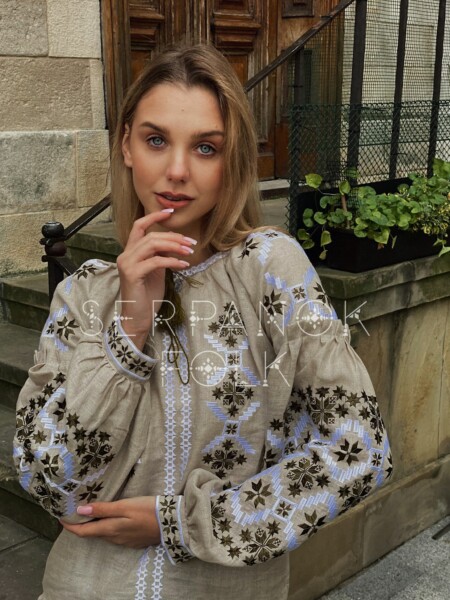 Стильна українська лляна жіноча вишиванка в стилі бохо кольору хакі "Мохіто"