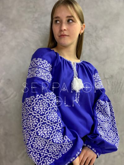 Яскрава синя жіноча вишиванка в стилі бохо на домотканому полотні "Тайстра" - Зображення 3
