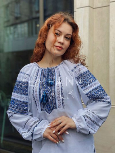 Біла класична жіноча блуза вишиванка з білим мереживом "Мілада"