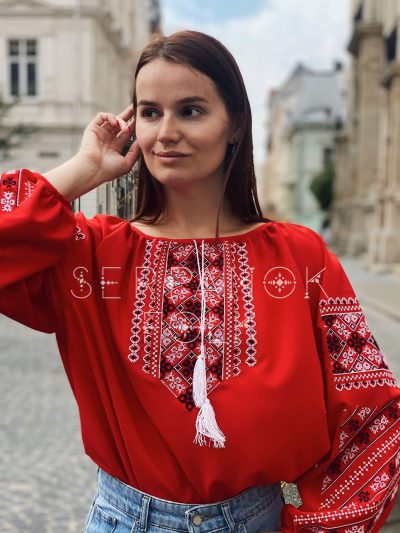 Червона святкова жіноча блуза вишиванка на легкому шифоні "Венеція" - Зображення 2