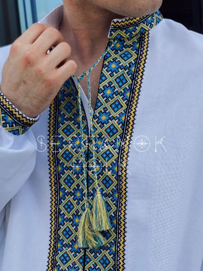 Патріотична біла чоловіча вишиванка з жовто-блакитною вишивкою "Мирон" - Зображення 3