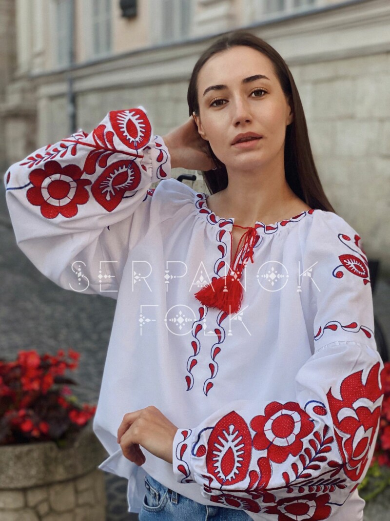 Стильна біла жіноча вишиванка в стилі бохо з червоною квітковою вишивкою "Адель" - Зображення 2
