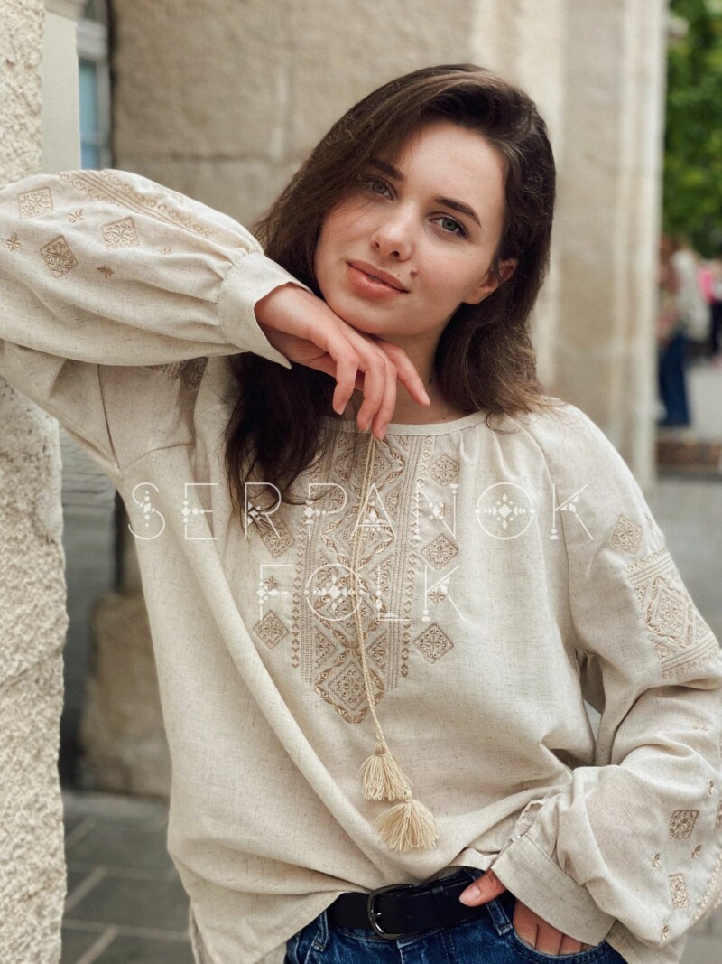 Вишукана жіноча бежева вишиванка базова "Трояна" - Зображення 2
