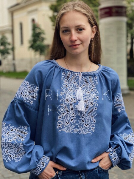 Синя жіноча вишиванка з сокальськими колосками на домотканому полотні "Олеся"