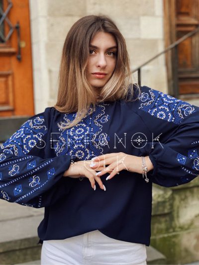Елегантна геометрична легка шифонова темно-синя жіноча блуза вишиванка "Марсела" - Зображення 3