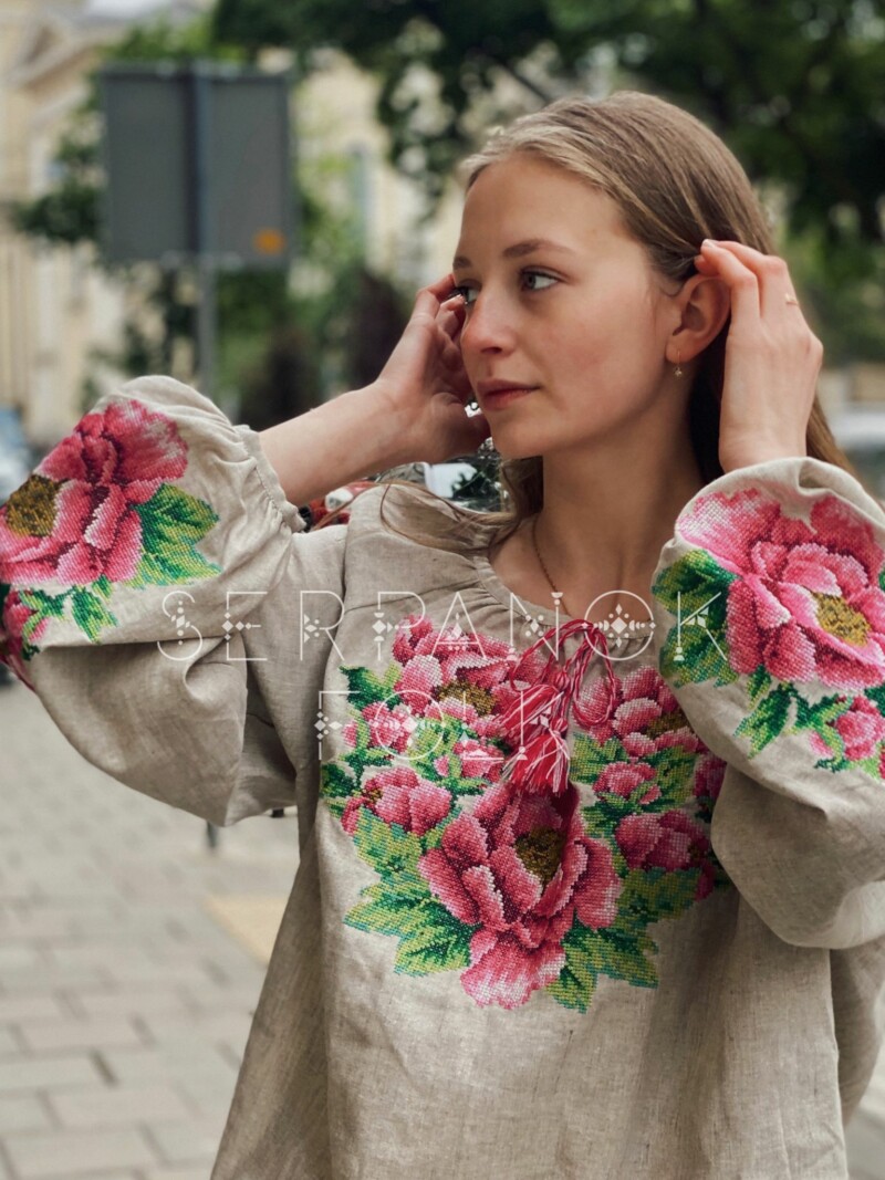 Жіноча вишиванка на лляній тканині з квітковим орнаментом "Рожева півонія" - Зображення 5