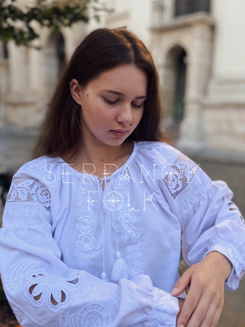 Вишукана святкова біла жіноча вишиванка рішельє на домотканому полотні "Роксана" - Зображення 3