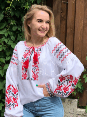 Жіноча біла вишиванка на домотканому полотні "Пташки щастя"