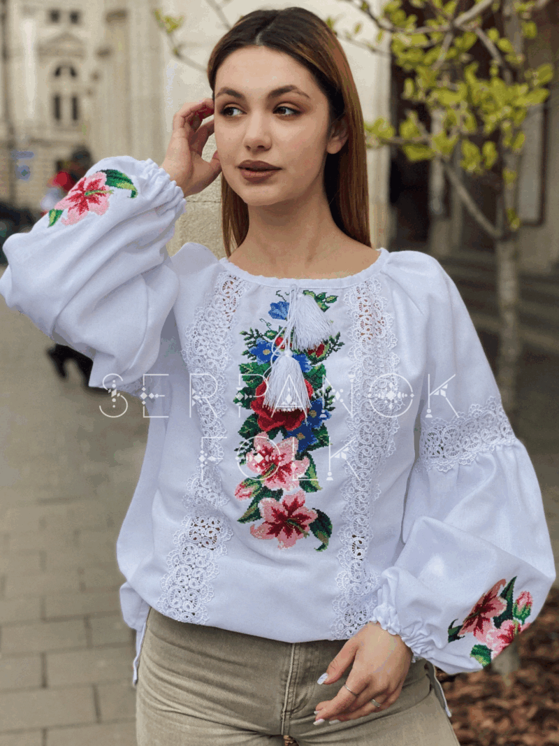 Святкова біла квіткова жіноча вишиванка з ніжним білим мереживом "Марта" - Зображення 5