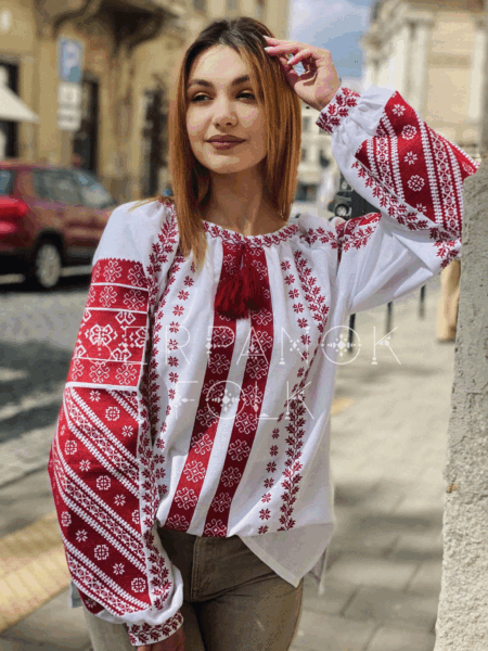 Традиційна вишиванка "Червона"