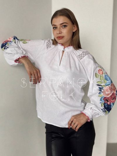 Офісна біла квіткова жіноча вишита блуза з трояндами "Корделія" - Зображення 2