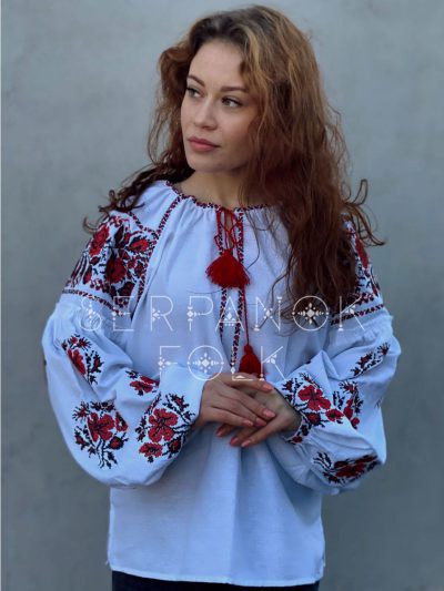 Традиційна українська жіноча вишиванка бохо біла з червоними квітами "Варвара" - Зображення 2
