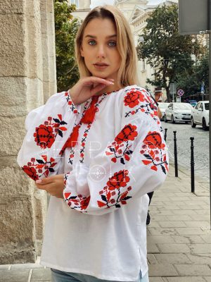 Українська традиційна біла вишита блуза в стилі бохо з червоними квітами "Ханна"