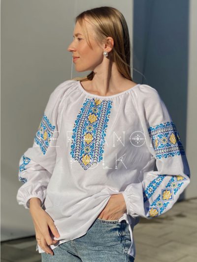 Українська біла патріотична жіноча вишиванка на бавовняній тканині  "Світлозара"