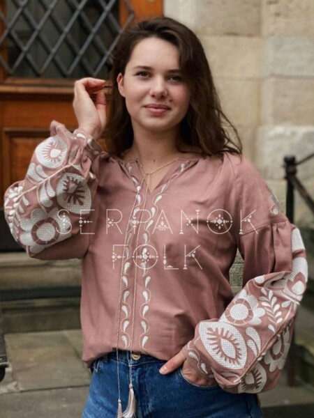 f7cc11_4c5e5aa59a0e4b94866a54a4ea1a9426mv2.jpg