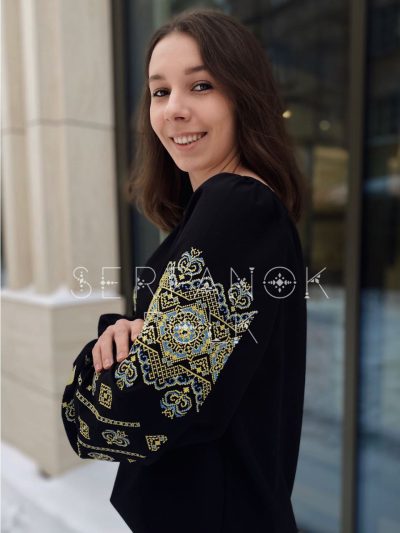 Традиційна чорна жіноча шифонова вишита блуза з геометричною вишивкою "Марсела" - Зображення 3
