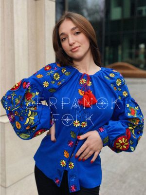 Яскрава синя жіноча вишита блуза бохо з квітковим орнаментом "Стеша"